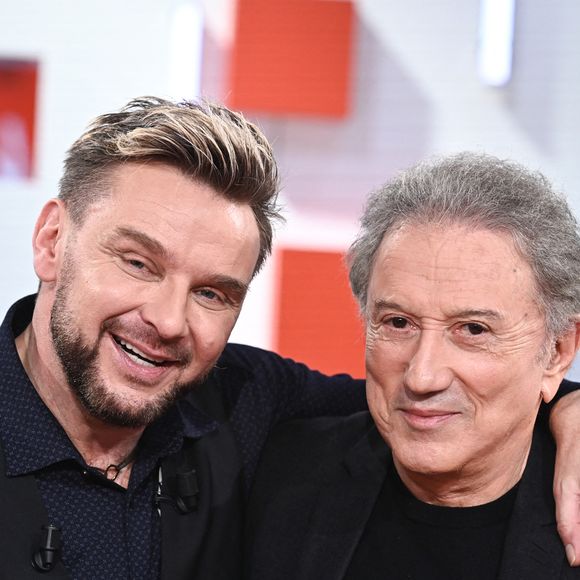 Exclusif - Jeanfi Janssens et Michel Drucker - Enregistrement de l'émission "Vivement dimanche" au studio Rive Gauche, presentée par Michel Drucker . Diffusion sur France 3 le  16/02/2025. © Guillaume Gaffiot/Bestimage
