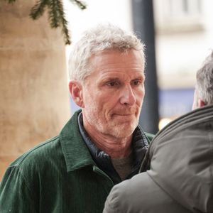 Denis Brogniart assistant à la cérémonie d'enterrement de Jean-Luc Petitrenaud à l'église Saint-Pierre du Gros Caillou dans le 7e arrondissement de Paris, France, le 17 janvier 2025. Jean-Luc Petitrenaud, critique gastronomique et personnalité de la télévision française, est décédé le 10 janvier à l'âge de 74 ans. Photo par Nasser Berzane/ABACAPRESS.COM