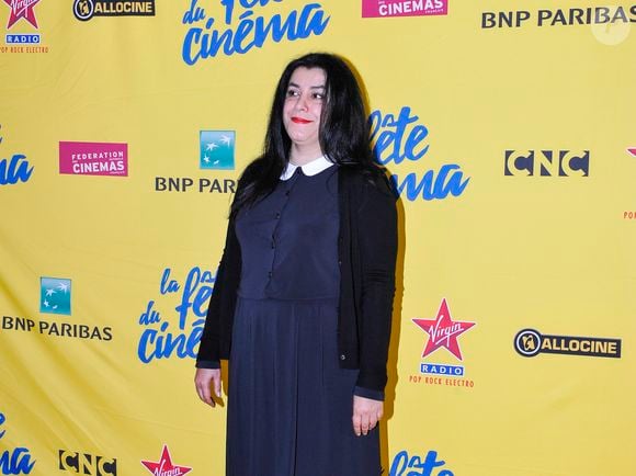 Elle s'était fait connaître grâce à sa BD "Persepolis"

Marjane Satrapi - Rencontre presse à l'occasion de la 32ème édition de la Fête du Cinéma au nouveau Studio Harcourt à Paris le 16 juin 2016. © Pierre Perusseau / Bestimage