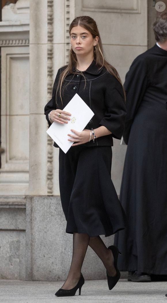 Eloise Taylor - Arrivée du cercueil de la duchesse de Kent en l'abbaye de Westminster à Londres le 15 septembre 2025 Dana Press / Bestimage