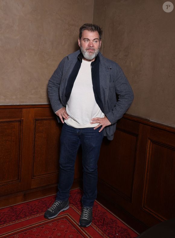 "Je m’en suis aperçu le jour où j’ai du remplir un chèque. Ça m’a créé des angoisses", continue-t-il.

Clovis Cornillac lors de la clôture 31eme Festival International du film Fantastique de Gérardmer dans les Vosges, France, le 28 Janvier 2024. 

© Denis Guignebourg/Bestimage