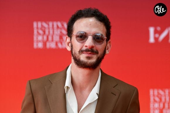 Vincent Dedienne au photocall de la cérémonie de clôture du festival "Nouvelles vagues" à Biarritz, le 1er juillet 2023.

© Agence / Bestimage