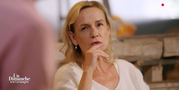 Sandrine Bonnaire face Frédéric Lopez dans "Un dimanche à la campagne". Un dimanche à la Campagne, France 2