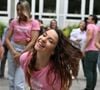 Sur le cliché, on peut la voir à l’arrière de la moto de Clément Rémiens. Dans une vidéo partagée par la suite par ce dernier, on peut entendre un échange amusant entre les deux anciens partenaires de danse. 

Tout premier flashmob du périnée avec Denitsa Ikonomova à l'occasion de la Journée internationale d'action pour la santé des femmes à Paris le 28 mai 2025.
© Yehiel Chekroune / Bestimage