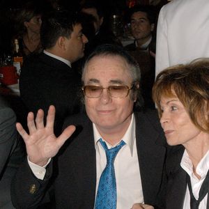 Alain Barrière et son épouse Anièce aux Trophées de la Nuit. Lidos, Paris. Le 27 octobre 2003. © Francois-Xavier Lamperti/ABACA