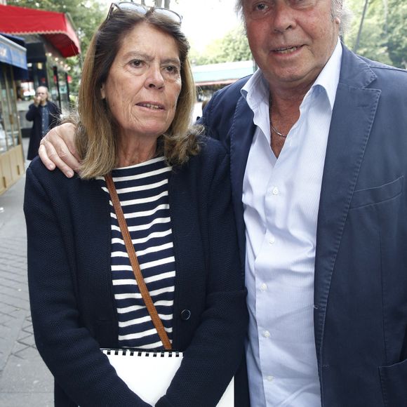 Exclusif - Michel Leeb et sa femme Béatrice - Mischa Aznavour invite les Amis de son père pour célébrer le 100 ème Anniversaire de la naissance de Charles Aznavour ; au restaurant « Gourmet des Ternes » à Paris, France, le 22 Mai 2024. 

© Bertrand Rindoff / Bestimage