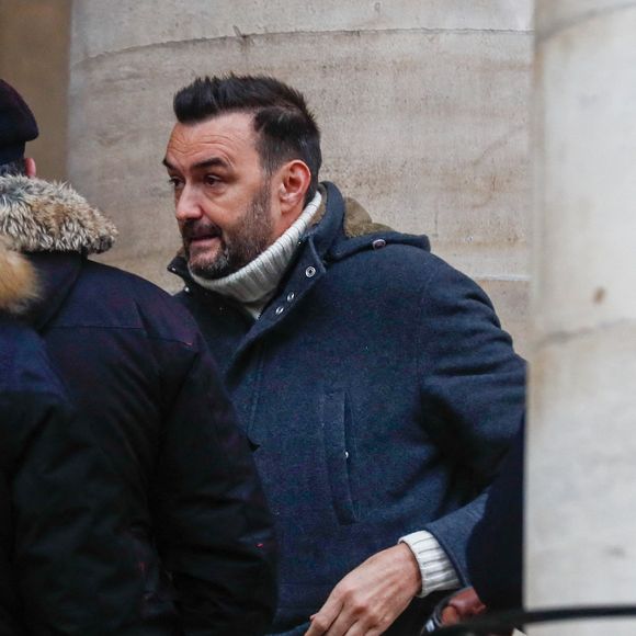 Cyril Lignac à la sortie des obsèques de Jean-Luc Petitrenaud en l'église Saint-Pierre-du-Gros-Caillou à Paris, France, le 17 janvier 2025. © Christophe Clovis/Bestimage