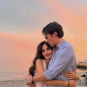 C'est sous le soleil de la Polynésie française, et plus précisément à Tahiti, que Laura Bensadoun donne rendez-vous à sa communauté pour ce cap professionnel marquant.

Alain-Fabien Delon et sa compagne Laura Bensadoun en vacances. Capture d'écran Instagram de Laura Bensadoun.
