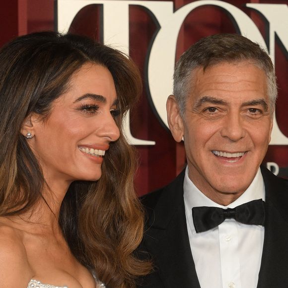 Ces derniers sont persuadés d’être chez la star hollywoodienne. 

commercial.Amal Clooney et George Clooney assistent à la 78ème édition des Tony Awards au Radio City Music Hall le 08 juin 2025 à New York. Photo Press Service / BESTIMAGE