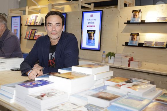 Anthony Delon au Festival du Livre de Paris 2024 au Grand Palais Éphémère le 14 avril 2024. © Cédric Perrin / Bestimage