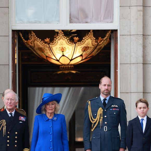 Pourtant, un détail agace profondément la sœur aînée du roi Charles III : l'attitude du prince William face à certaines de ses responsabilités royales...

Le 5 mai 2025, la famille royale britannique assiste aux célébrations du 80^e anniversaire de la fin de la Seconde Guerre mondiale (VE Day) au balcon de Buckingham Palace, à Londres.