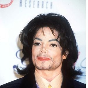 Dans les années 80, Michael Jackson adopte Bubbles, qui devient rapidement son compagnon de vie à Neverland.

Michael Jackson archives portrait

ALPHA AGENCY / BESTIMAGE