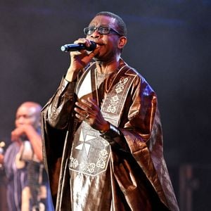 Youssou N'Dour était en concert avec son groupe sur la scène de la Pinède Gould lors de la 63eme édition du Jazz à Juan, à Antibes Juan les Pins, le 10 juillet 2024. Jazz à Juan se déroule 8 au 18 juillet. © Bruno Bert/Bestimage