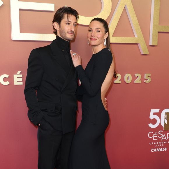 Pierre Niney, Natasha Andrews - Photocall de la 50ème édition de la cérémonie des César à l'Olympia à Paris, France, le 28 février 2025 © Dominique Jacovides - Olivier Borde / Bestimage