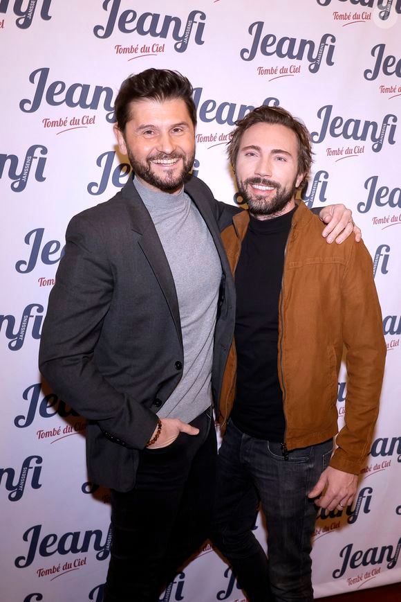 Christophe Beaugrand et son mari Ghislain Gerin à la 150 ème du spectacle "Tombé du ciel" de Jeanfi Janssens à la Comédie des Champs Elysées à Paris le 13 février 2025. Spectacle suivi d'une réception Restaurant Manko.

© Cédric Perrin / Bestimage