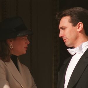 Selon ses propos, il aurait été drogué durant la soirée.
La princesse Stéphanie de Monaco et Daniel Drucruet au balcon du Palais de Monaco le jour de la fête nationale monégasque. Photo par AGENCE / BESTIMAGE