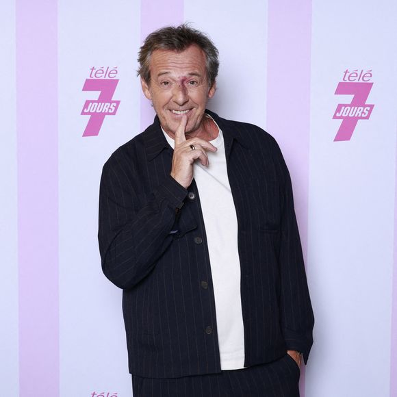 Une décision qu'il ne regrette pas, lui qui est très proche de ses enfants. 

Jean-Luc Reichmann

Soirée Télé 7 jours Chez Francette à Paris, jeudi 4 septembre 2025. - Soirée Télé 7 jours Chez Francette à Paris le 4 septembre 2025.
© Christophe Aubert via Bestimage