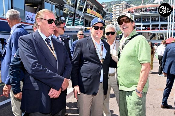 Le prince Albert II de Monaco et Jean-Luc Reichmann dans les paddocks du Formula 1 Louis Vuitton Grand Prix de Monaco 2026, à Monte Carlo, Monaco, le 6 juin 2026. © Bruno Bebert/Bestimage