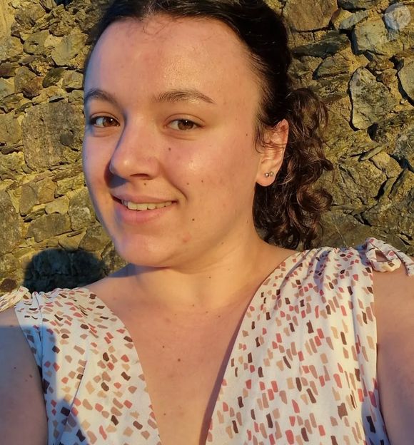 Flavie ex-candidate de l'amour est dans le pré immortalisée sur Instagram (Capture d'écran).