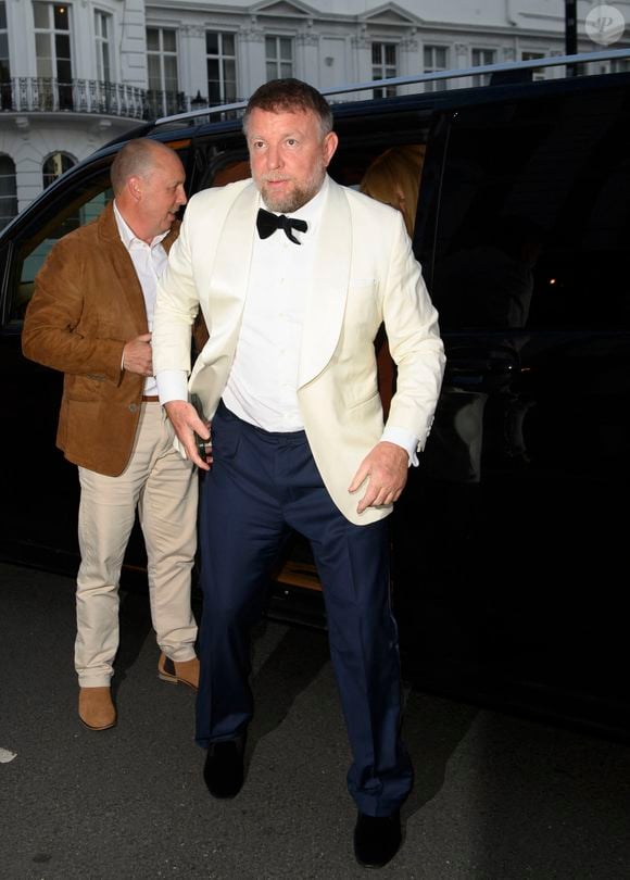 Guy Ritchie arrive au 50ème anniversaire de David Beckham organisé au restaurant Core, à Londres le 3 mai 2025. © GOFF INF / BESTIMAGE