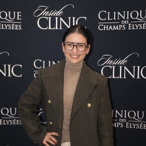 Le père évoque une chute scolaire, 2 500 € d’argent de poche par mois, un compte de taxi et de livraison à domicile, et une sortie dans un bar des Halles avec un inconnu.

Lucie Bernardoni au photocall pour la soirée "Inside Clinic" à la clinique des Champs Elysées, à Paris, France, le 8 octobre 2025. © Florian Lavielle/Bestimage