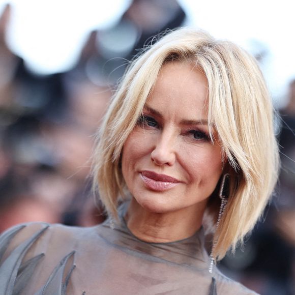 Adriana Karembeu assiste au tapis rouge et à la projection de L'histoire du son à Cannes, France, le 21 mai 2025, dans le cadre du Festival de Cannes. Photo par Jerome Domine/ABACAPRESS.COM