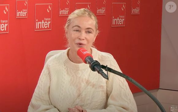 Emmanuelle Béart face à Léa Salamé dans les locaux de France Inter ce lundi 24 février 2025. (Capture d'écran YouTube).