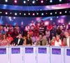 Ce divertissement signe son retour aux jeux musicaux, un exercice qu'elle affectionne tout particulièrement et qu'elle avait déjà pratiqué avec succès sur TF1.

Exclusif - Eve Angeli, Jordan Deluxe, Ariane Brodier, Chicandier, Isabelle Morini-Bosc, Gilles Verdez, lors de l'enregistrement de l'émission On Connait La Chanson Années 90, présentée par L.Boccolini et diffusée le 19 mai 2026 sur W9, à Paris, France, le 8 avril 2026. © Jack Tribeca/Bestimage