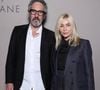 Un peu plus loin dans la soirée, Emmanuelle Béart était présente aux côtés de son époux Frédéric Chaudier

Exclusif - Emmanuelle Béart et Frederic Chaudier lors de la soirée anniversaire des 25 ans de la Terrasse de Albane pendant le 79ème Festival International du Film de Cannes, France, le 15 mai 2026. © Denis Guignebourg/Bestimage