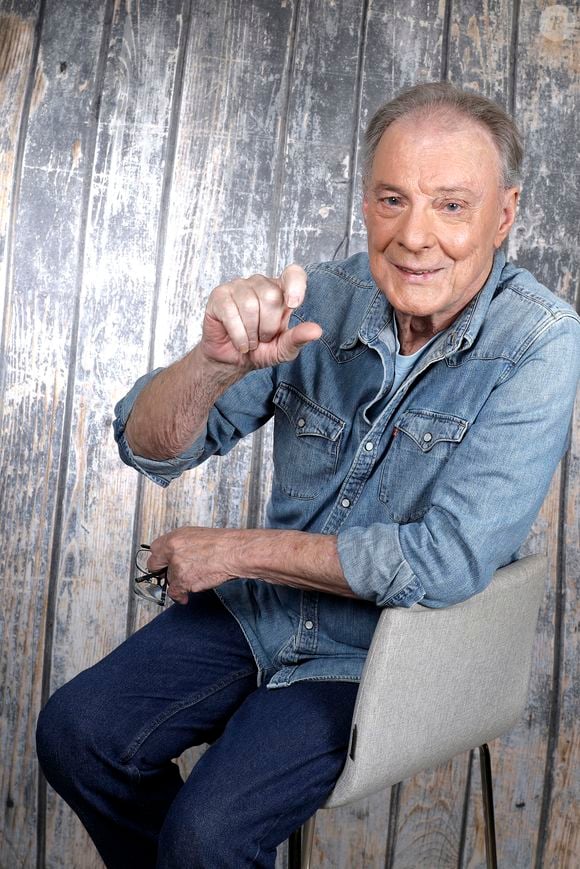 Nous y sommes !" : Cinq mois que cette star des années 80 nous a quittés, ces proches dévoilent un trésor laissé avant de partir : Le diaporama - Purepeople