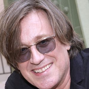 Thomas Dutronc est très attaché à la Corse, où il possède un "endroit secret" qu'il fréquente depuis longtemps.

Thomas Dutronc lors de la remise du 4ème prix Gotlib en marge du festival du livre au Grand Palais à Paris.

© Cédric Perrin / Bestimage