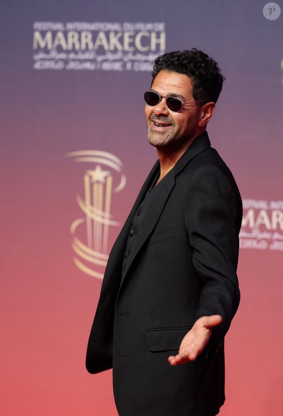 Jamel Debbouze au photocall de la cérémonie d'hommage à Sean Penn lors de la deuxième journée du 21e Festival international du film de Marrakech, le 30 novembre 2024 à Marrakech, Maroc. © Dominique Jacovides/Bestimage