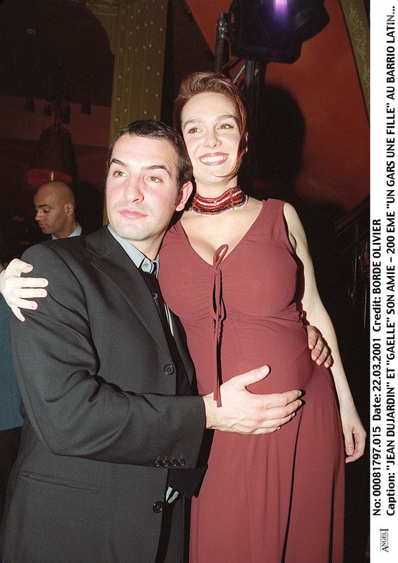 Archives : Jean Dujardin et Gaëlle Demars pour la 200ème d"Un Gars une fille" au Barrio Latino en 2001 OLIVIER BORDE / BESTIMAGE