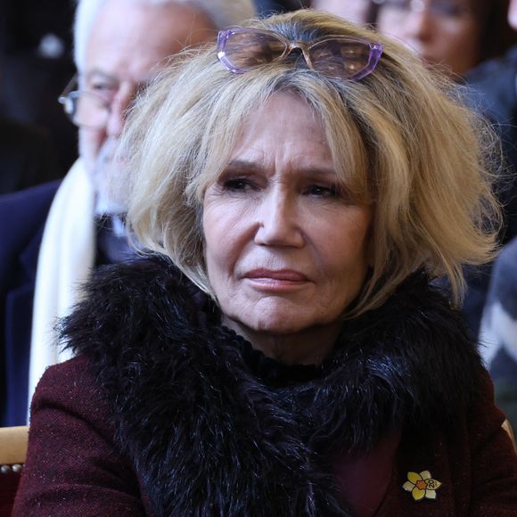 Clémentine Célarié lors du lancement de 'Une Jonquille contre le cancer' à Paris le 12 Mars 2024.
© Denis Guignebourg/Bestimage