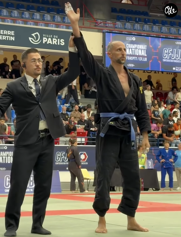 Pour préparer cette échéance, Arié Elmaleh s'est soumis à dix jours de diète stricte afin de rentrer dans sa catégorie de poids

Arié Elmaleh participe au championnat national organisé par la Confédération Française de Jiu-Jitsu Brésilien (CFJJB), au Stade Pierre de Coubertin à Paris - Instagram