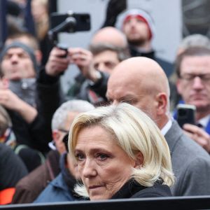 Marine Le Pen -  Arrivées à l'hommage à Jean-Marie Le Pen en l’église Notre-Dame du Val-de-Grâce à Paris le 16 janvier 2025. © Cyril Moreau / Bestimage