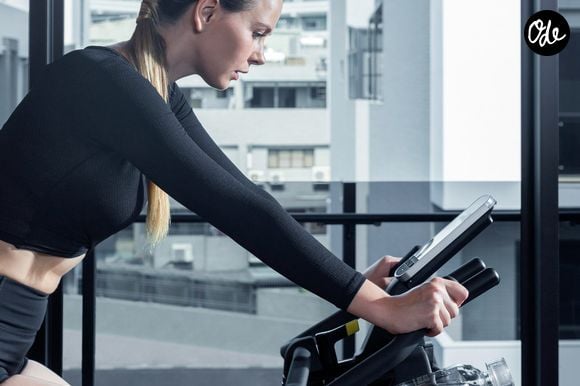 Des petites astuces au bureau ou devant la télévision suffisent également pour casser la sédentarité et le manque de mobilité.