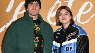 Quatre robes, une cérémonie en Provence… tous les détails du mariage de Louane avec Florian Rossi