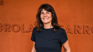 Estelle Denis à Roland-Garros avec son fils Merlin, né de sa relation avec Raymond Domenech : le jeune homme la dépasse d'une tête