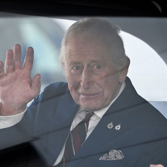 Le Roi Charles III d'Angleterre célèbre le 80ème anniversaire de Mission Aviation Fellowship (MAF), l'opérateur aérien humanitaire à Ruislip, près de Londres le 3 avril 2025.
© Eddie Mulholland/WPA-Pool / Julien Burton via Bestimage