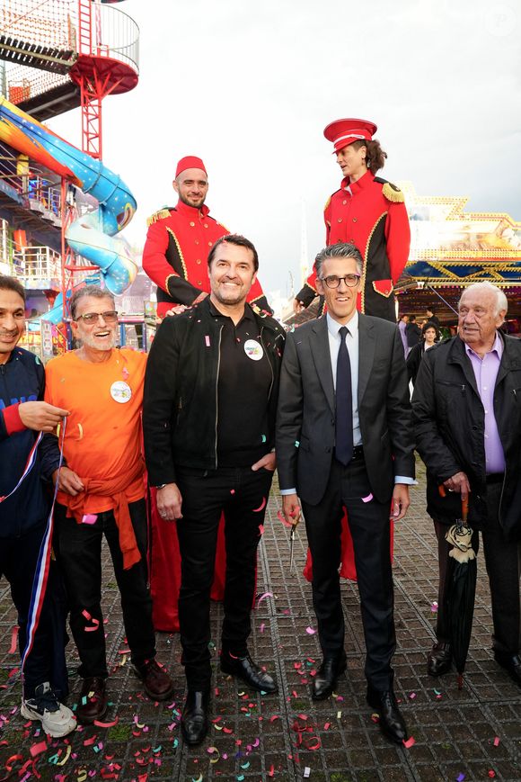 Marc Salem (fondateur de l'association "Coucou Nous Voilou"), Arnaud Ducret, Jérémy Redler, Marcel Campion - Inauguration de la 42ème édition de la fête à Neuneu à Paris le 29 août 2025.
© Anne-Sophie Guebey / Bestimage
