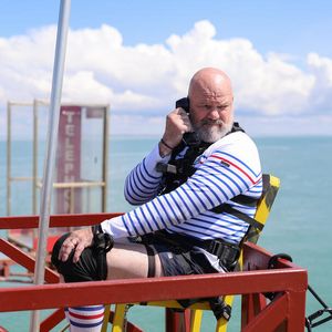 Philippe Etchebest s'est retrouvé avec des points de sutures sur la tête à cause d'une épreuve de l'émission


Philippe Etchebest dans "Fort Boyard" pour l'association Les pompiers solidaires. Crédit photo : Laurent VU - ALP - France Télévisions