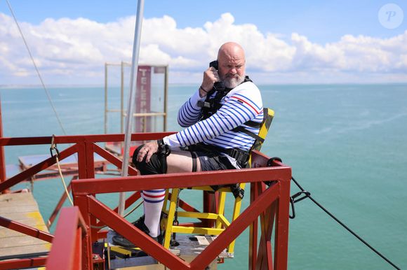 Philippe Etchebest s'est retrouvé avec des points de sutures sur la tête à cause d'une épreuve de l'émission


Philippe Etchebest dans "Fort Boyard" pour l'association Les pompiers solidaires. Crédit photo : Laurent VU - ALP - France Télévisions