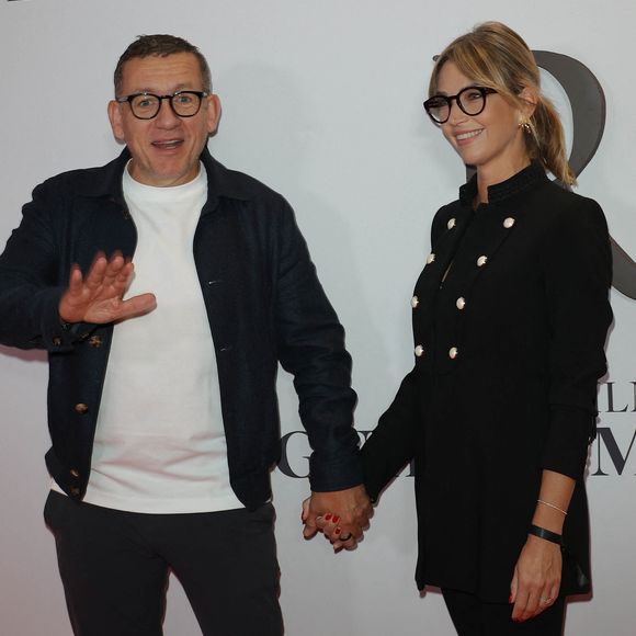 Dany Boon et sa compagne Clara Vello au photocall de la première du film "Karma" au cinéma Pathé Palace à Paris le 13 octobre 2026. 

© Coadic Guirec / Bestimage