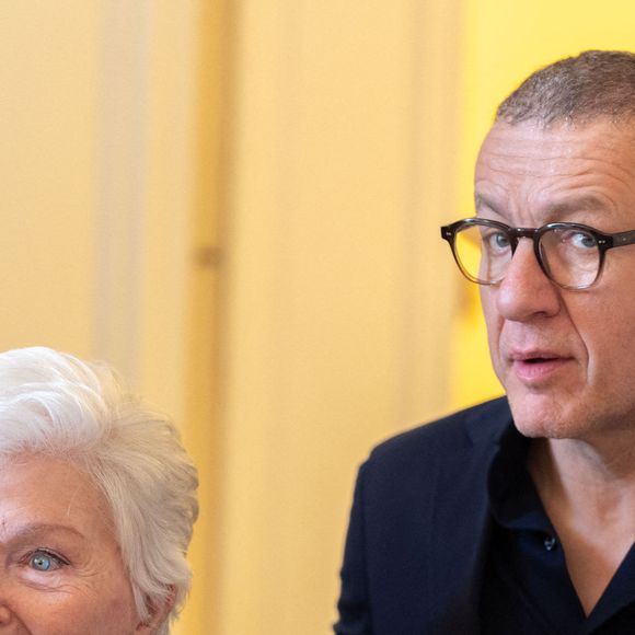 Portrait en gros plan de Line Renaud et Dany Boon lors de la réception au ministère de la Culture, Line Renaud a remis à la ministre la lettre par laquelle elle faisait don de ses archives à l'Etat. Certaines pièces ont été exposées dans des vitrines pour l'occasion à Paris, France, le 12 mai 2025. Photo par Alexis Jumeau/ABACAPRESS.COM