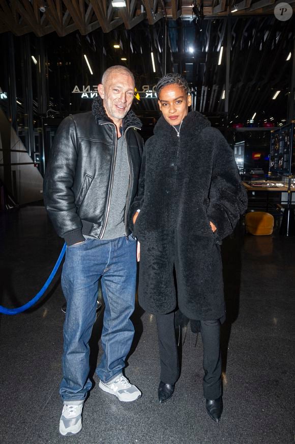 Vincent Cassel et sa compagne Narah Baptista - Célébrités assistent aux combats de MMA, Professional Fighters League Europe (PFL) à l’accord Arena de Bercy à Paris le 7 mars 2024. © Pierre Perusseau/Bestimage