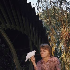 Archives - En France, dans l'Essonne, Claude Fançois, chez lui, au Moulin de Dannemois le 17 octobre 1969. Michel Ristroph via Bestimage
