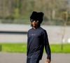 Michael Olise arrive en tête grâce à son mélange de luxe et de sportswear.

Michael Olise - Les joueurs de l'équipe de France de football arrivent au Centre national de football de Clairefontaine-en-Yveline, France, le 23 mars 2026. Les vice-champions du monde se rendront cette semaine aux Etats-Unis, dans la banlieue de Boston, pour y disputer deux matchs amicaux en préparation de la Coupe du monde 2026. D’abord contre le Brésil jeudi (21h) puis la Colombie dimanche (21h). © Pierre Perusseau/Bestimage