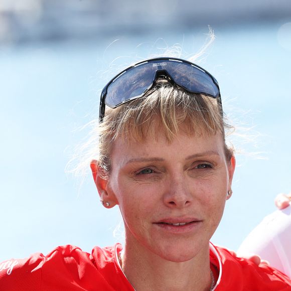 La princesse Charlène de Monaco - La famille princière de Monaco à l'arrivée de la 3ème édition de la course "The Crossing : Calvi-Monaco Water Bike Challenge". Ce défi caritatif organisé par la Fondation Princesse Charlène se déroule les 12 et 13 septembre. 
© Jean-Charles Vinaj/Pool Monaco/Bestimage
