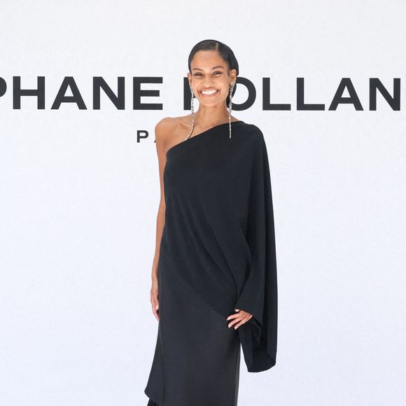 Narah Baptista assiste au défilé de haute couture automne-hiver 2025/2026 de Stéphane Rolland dans le cadre de la Fashion Week de Paris, à Paris, en France, le 8 juillet 2025. 

Photo de Jérôme Domine/ABACAPRESS.COM